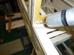 Towing hook (42)